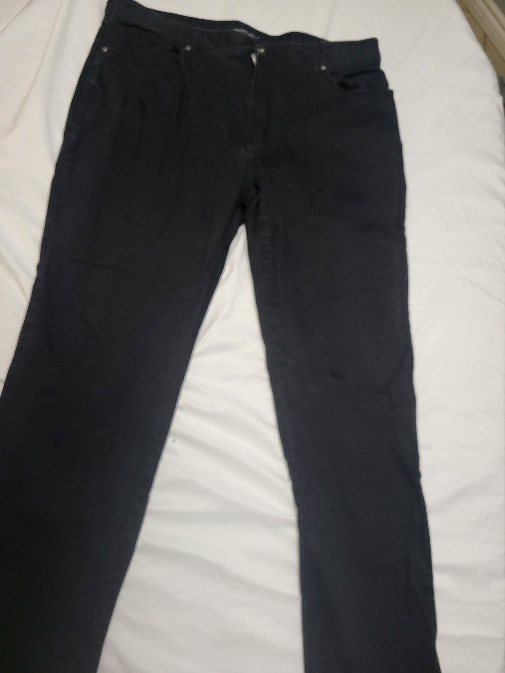 Classic Men's Black Jeans - Comfortable Everyday Fit